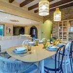וילה Nirvana By Hello Homes סיטגס